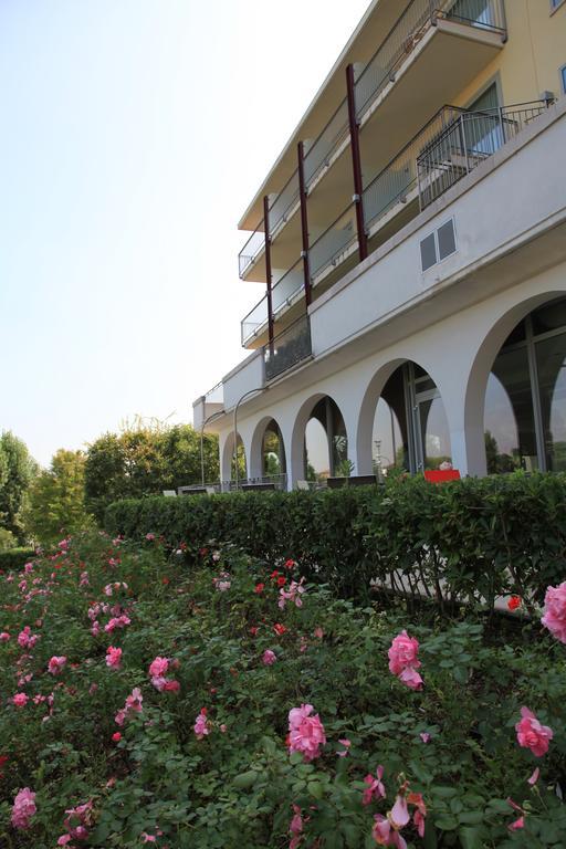 Rivus Hotel