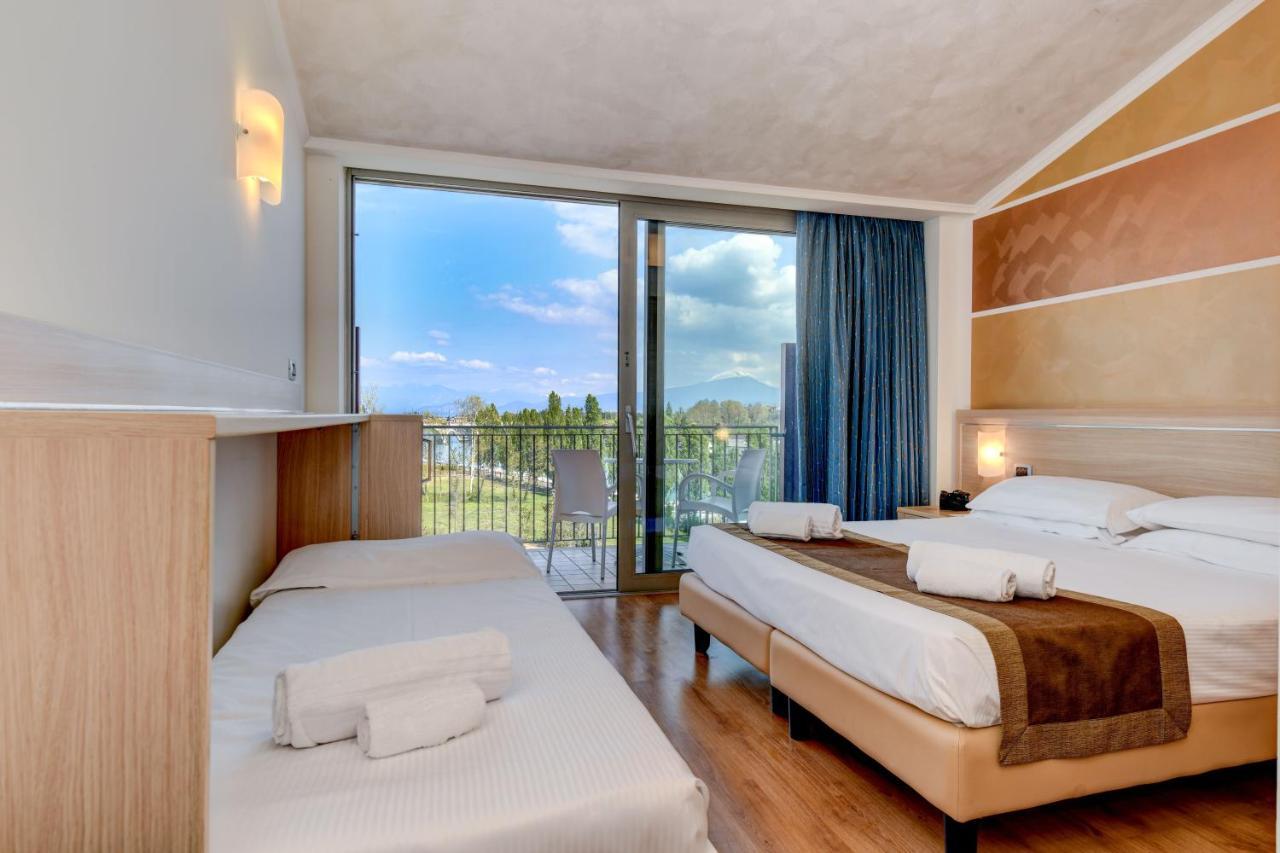 Rivus Hotel 3*