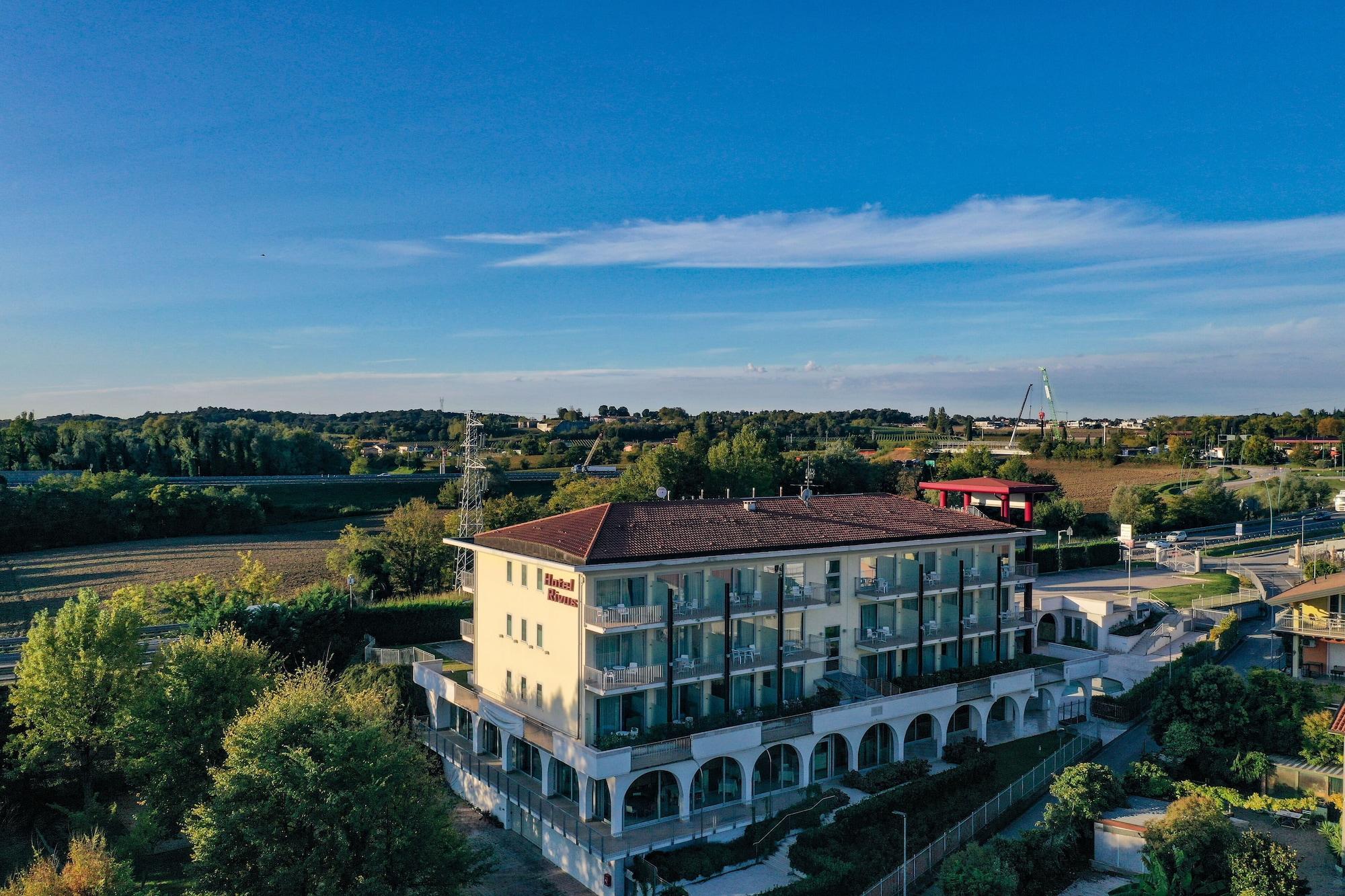 Hotel Rivus 3*