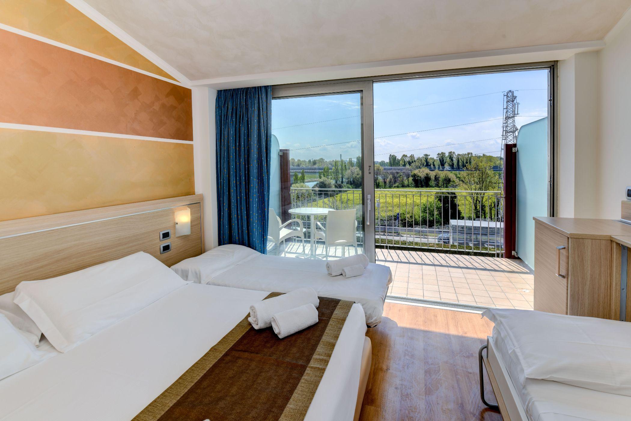 Rivus Hotel 3*