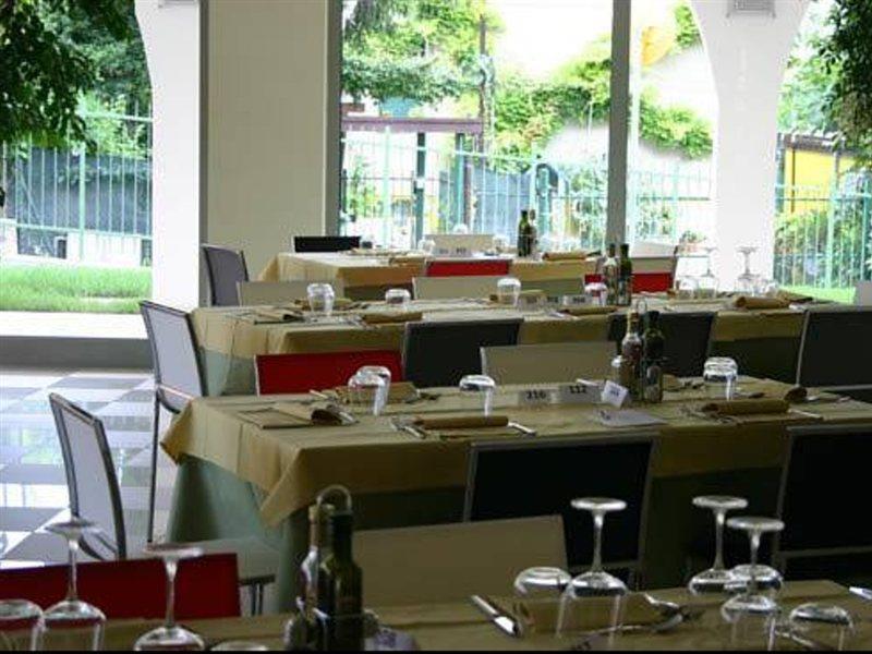 Hotel Rivus 3*
