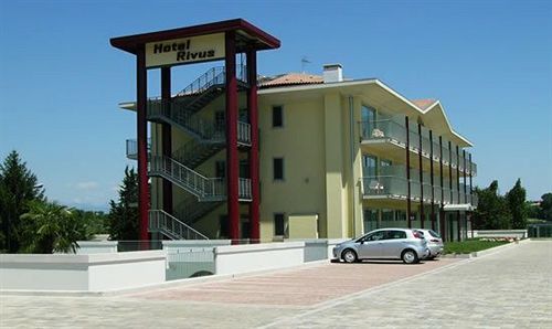 Hotel Rivus